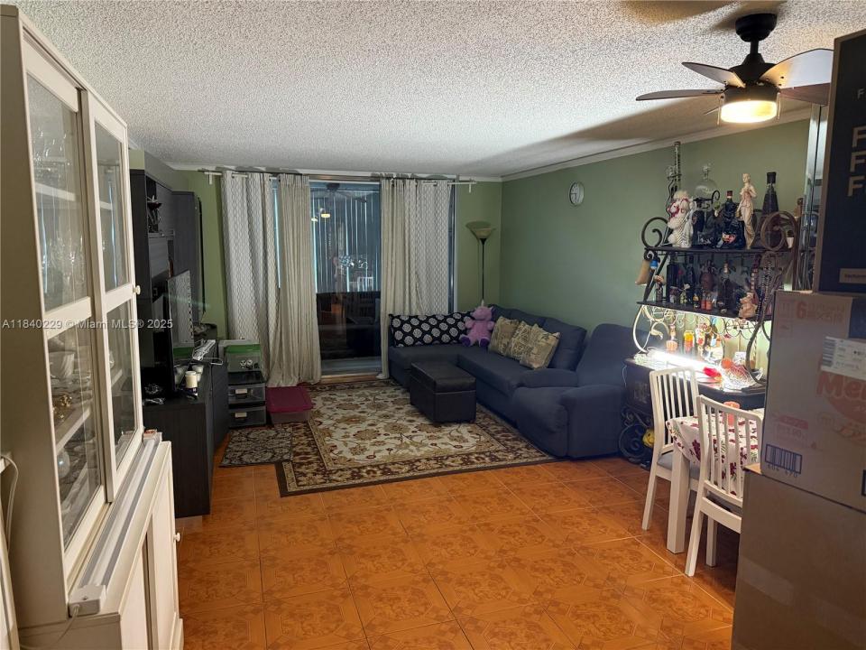 3001 NW 48th Ave 444, Lauderdale Lakes, Florida 33313, Stati Uniti