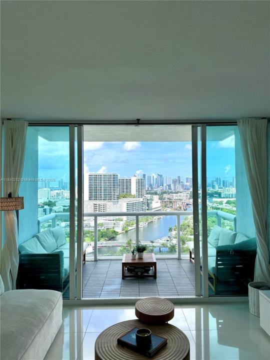 1861 NW S River Dr 2609, Miami, Florida 33125, Amerika Birleşik Devletleri