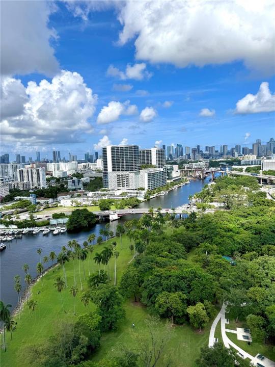 1861 NW S River Dr 2609, Miami, Florida 33125, Amerika Birleşik Devletleri