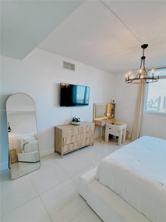 1861 NW S River Dr 2609, Miami, Florida 33125, Amerika Birleşik Devletleri
