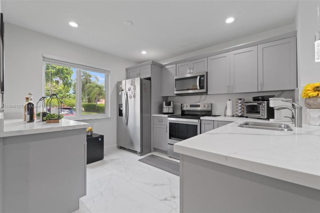 6348 Walk Cir, Boca Raton, Florida 33433, USA