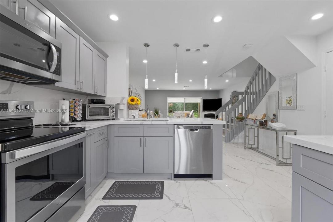 6348 Walk Cir, Boca Raton, Florida 33433, USA