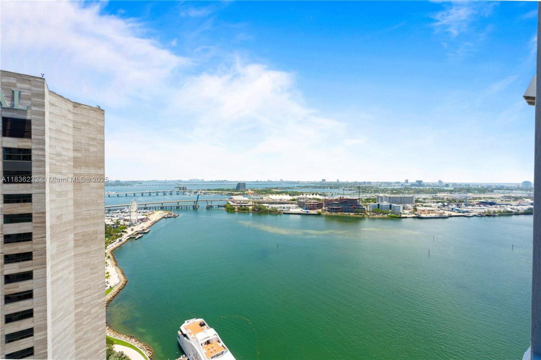 335 S Biscayne Blvd 3410, Miami, Florida 33131