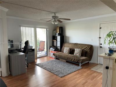 450 W Palm Cir W 307, Pembroke Pines, Florida 33025, USA