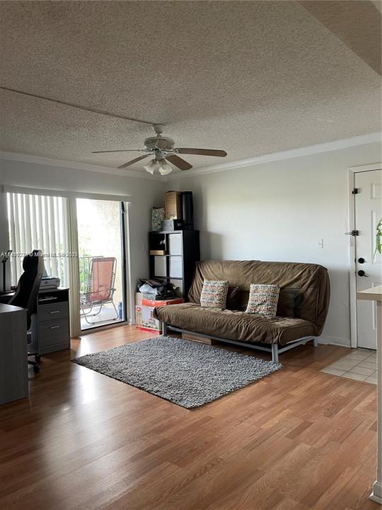 450 W Palm Cir W 307, Pembroke Pines, Florida 33025, Stati Uniti