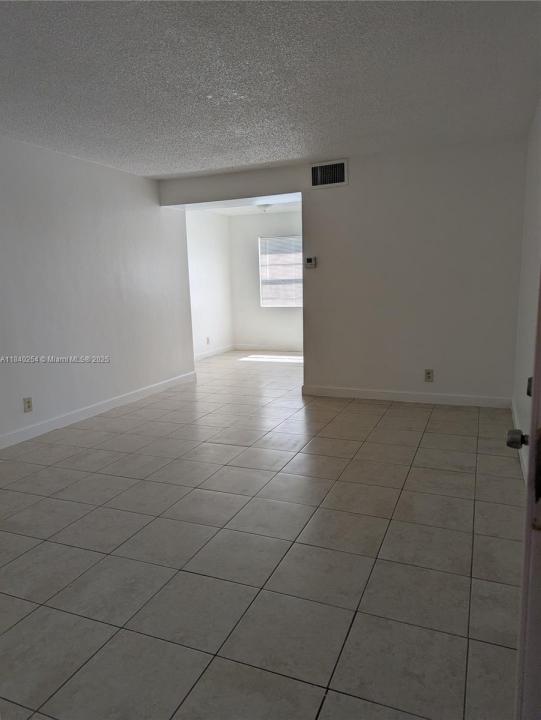 31 SE 2nd Ave 102, Hallandale Beach, 플로리다 33009, 미국