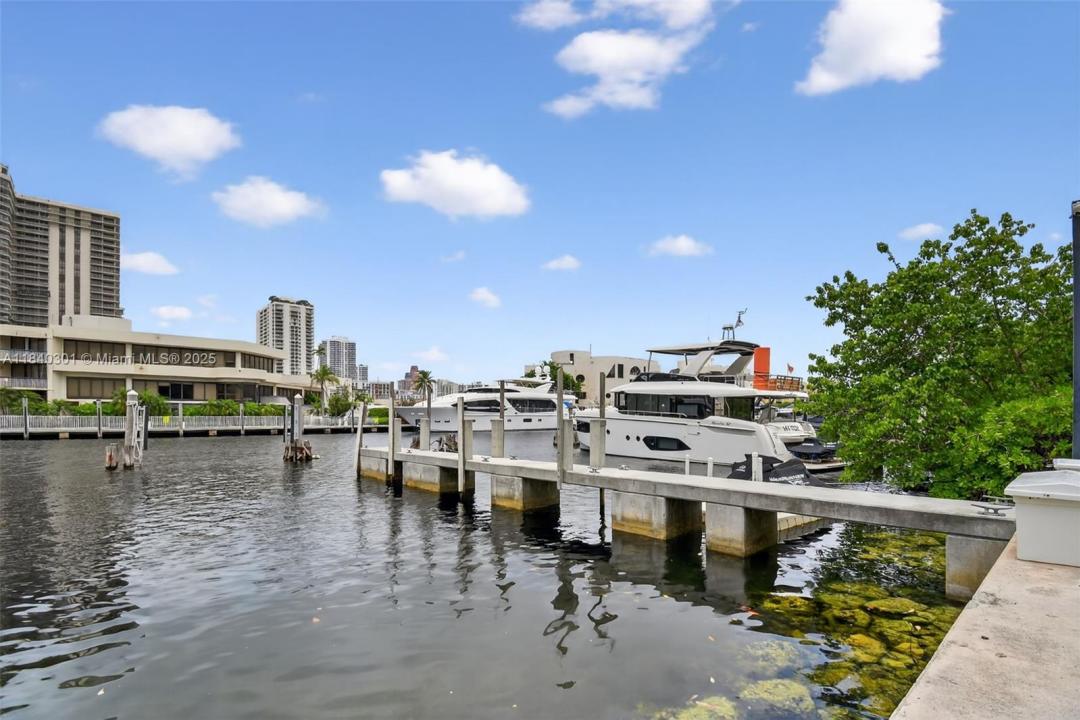 19925 NE 39th PL Boat Slip #16, Aventura, Florida 33180, USA