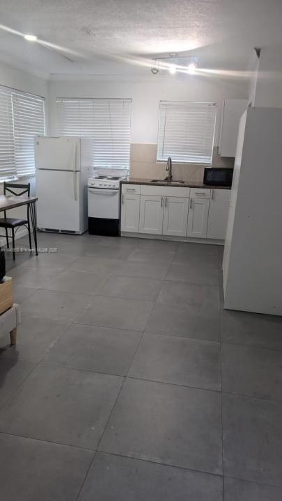 2822 Pine Tree Dr 7, Miami Beach, Floride 33140, États-Unis