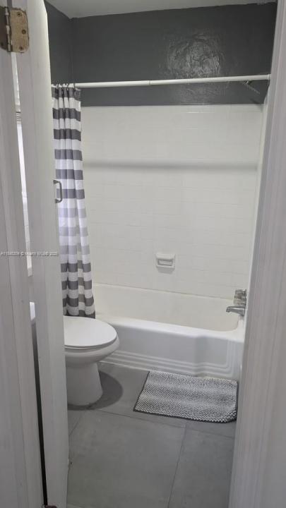 2822 Pine Tree Dr 7, Miami Beach, Floride 33140, États-Unis