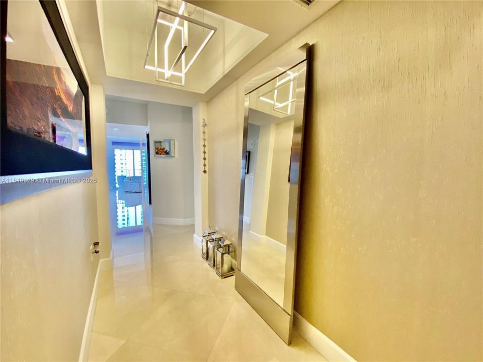 19900 E Country Club Dr 1220, Aventura, פלורידה 33180, ארצות הברית של אמריקה