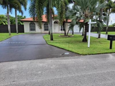 16961 SW 213 LN, Miami, Florida 33187, USA