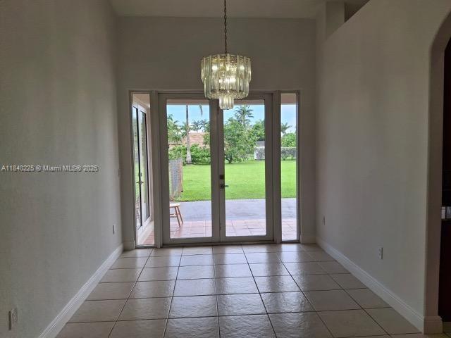 16961 SW 213 LN, Miami, Floryda 33187, USA