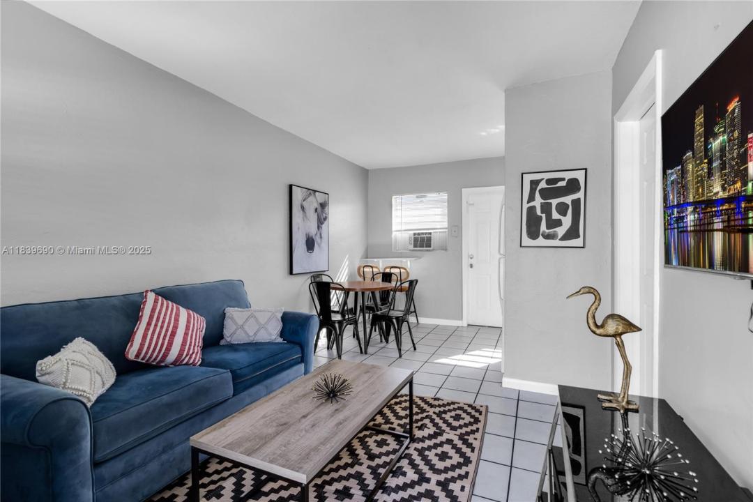 105 SW 5 Ct 2, Dania Beach, Floride 33004, États-Unis