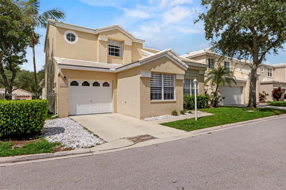 9384 NW 8th Cir, Plantation, Flórida 33324, Estados Unidos