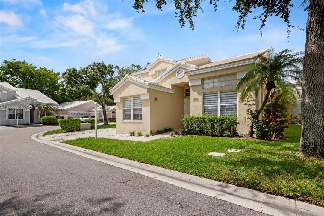 9384 NW 8th Cir, Plantation, Flórida 33324, Estados Unidos