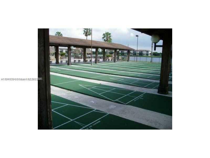 12950 SW 7th Ct 404A, Pembroke Pines, Florida 33027, Amerika Birleşik Devletleri
