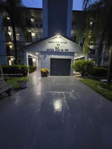 12701 SW 14th St 312J, Pembroke Pines, Florida 33027, USA