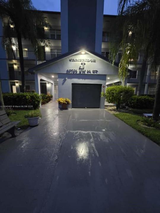 12701 SW 14th St 312J, Pembroke Pines, Floryda 33027, USA