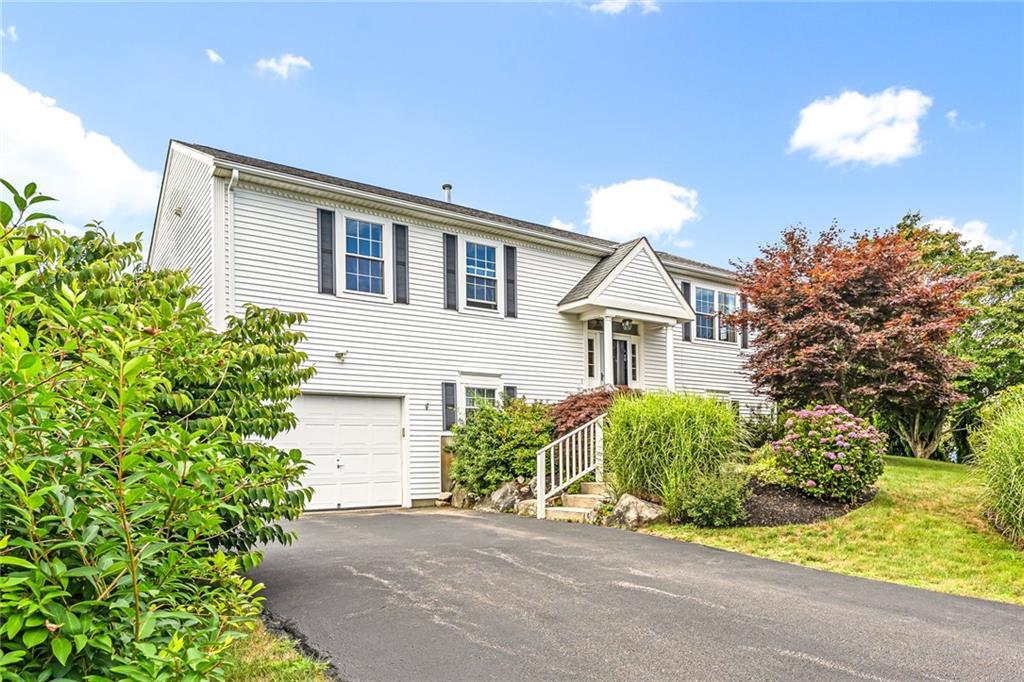 39 President Drive, Narragansett, Rhode Island 02882
