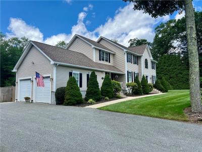 35 East Lantern Road, Smithfield, Rhode Island 02917