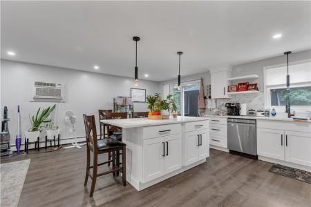 8 Gale Court, North Providence, ロードアイランド 02904, アメリカ合衆国