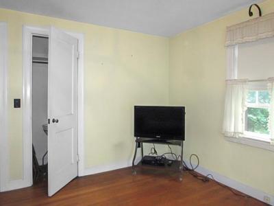 21 Hemlock Avenue, Cranston, Rhode Island 02910