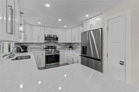 8 Woodsia Road, Narragansett, Rhode Island 02874