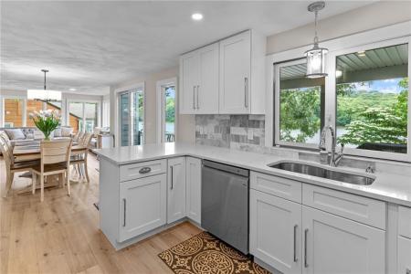 8 Woodsia Road, Narragansett, Rhode Island 02874