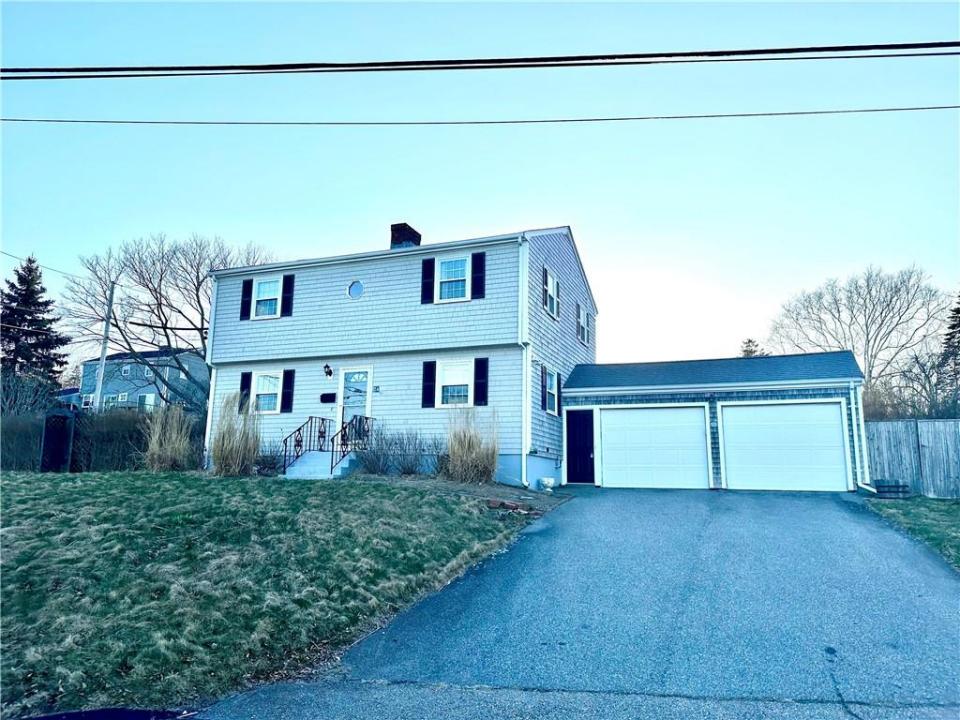 24 High Street, Middletown, Rhode Island 02842