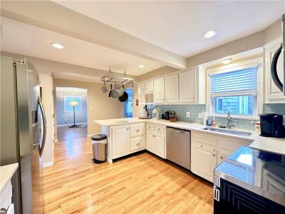24 High Street, Middletown, Rhode Island 02842
