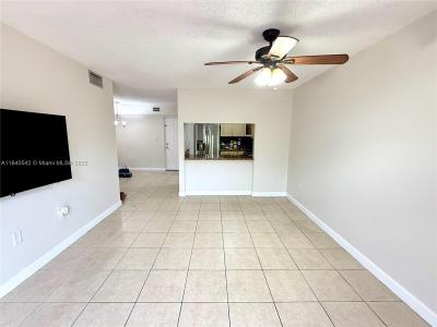 5765 W 25th Ct 402, Hialeah, Florida 33016, USA