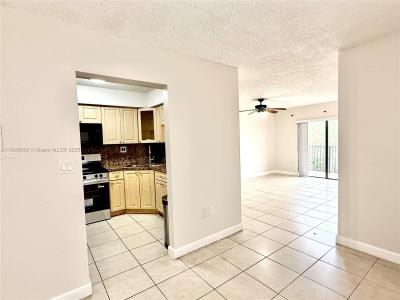5765 W 25th Ct 402, Hialeah, Florida 33016, USA