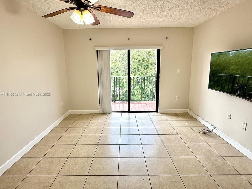 5765 W 25th Ct 402, Hialeah, 佛羅里達州 33016, 美國