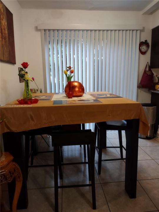 2506 Mayo St, Hollywood, Floryda 33020, USA