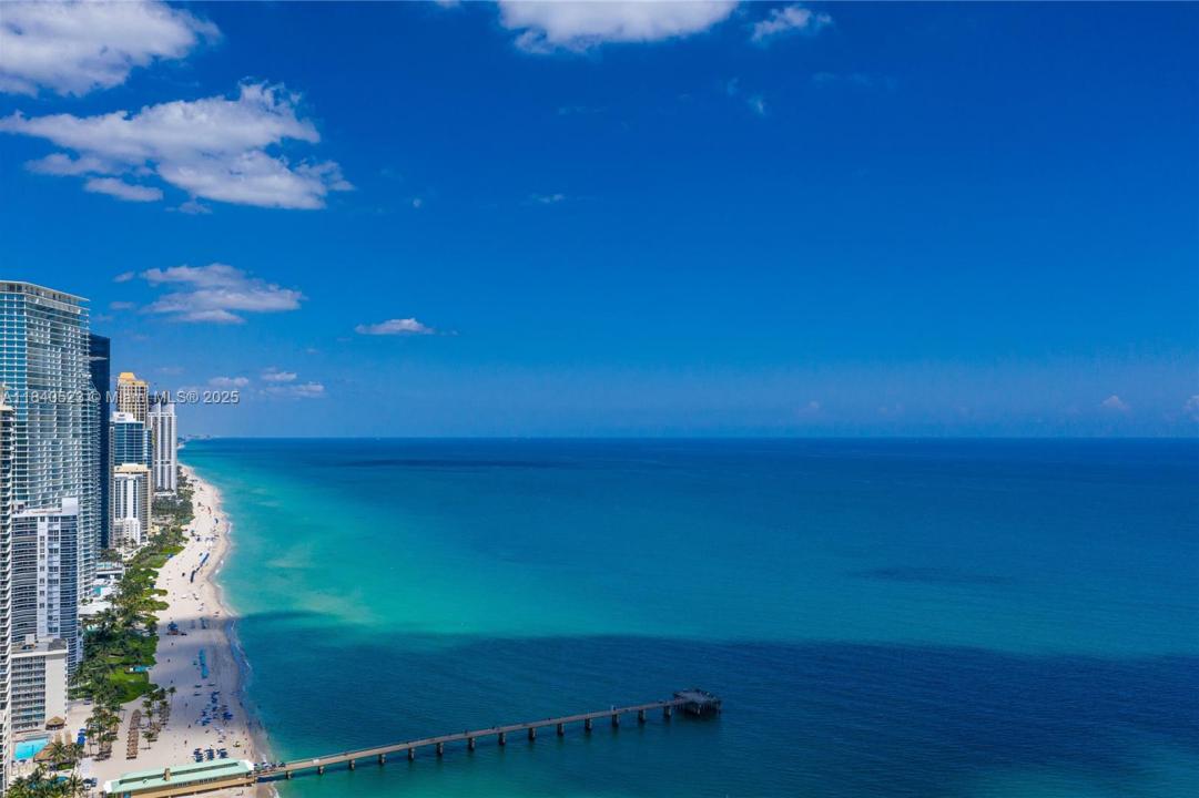 214 Poinciana Dr 204, Sunny Isles Beach, Florida 33160, Estados Unidos