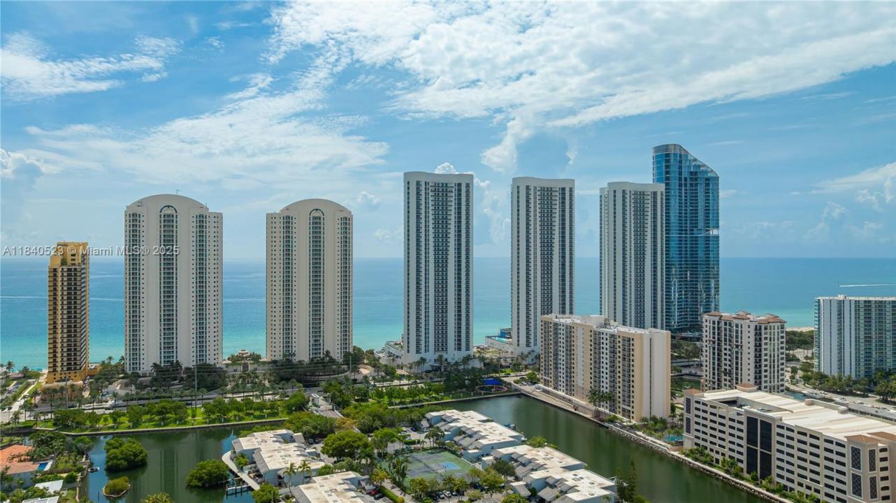214 Poinciana Dr 204, Sunny Isles Beach, Florida 33160, Estados Unidos