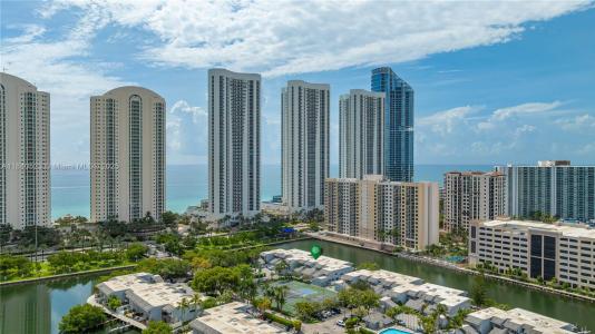 214 Poinciana Dr 204, Sunny Isles Beach, Florida 33160, USA