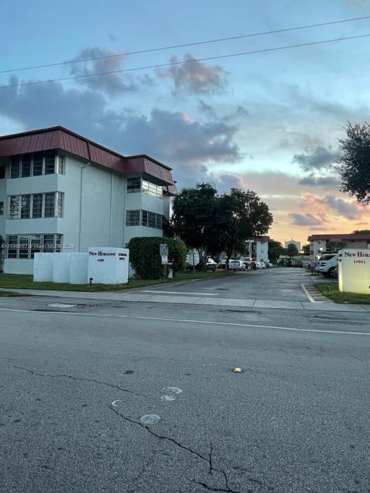 1400 NE 191st St 324, Miami, Floride 33179, États-Unis