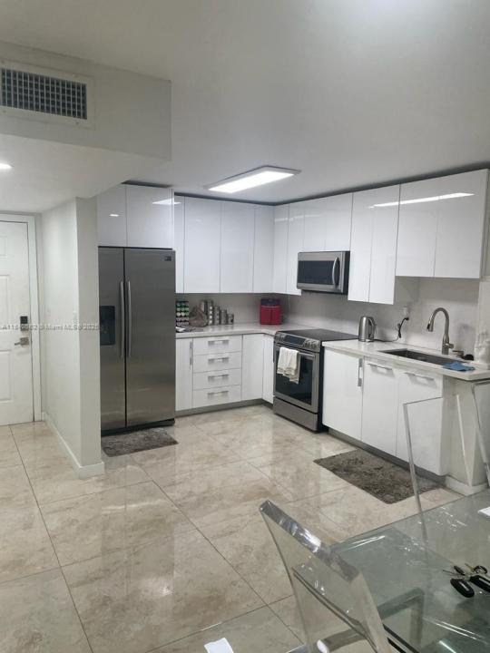 1400 NE 191st St 324, Miami, Floride 33179, États-Unis