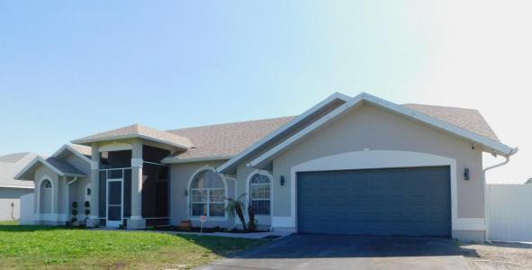 680 Manhattan Street E, Lehigh Acres, Florida 33974