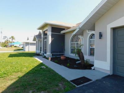 680 Manhattan Street E, Lehigh Acres, Florida 33974