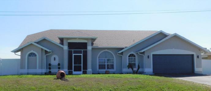 680 Manhattan Street E, Lehigh Acres, Florida 33974