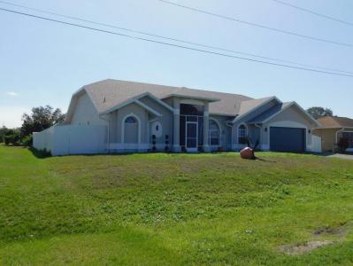 680 Manhattan Street E, Lehigh Acres, Florida 33974
