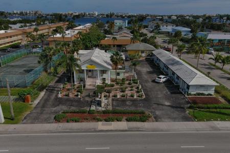 704 N Dixie Hwy Highway, Lantana, Florida 33462