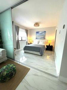 1390 Ocean Dr 502, Miami Beach, Florida 33139, USA