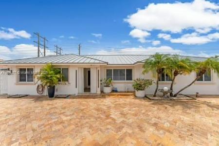 323 NW 136th Pl, Miami, Florida 33182, USA