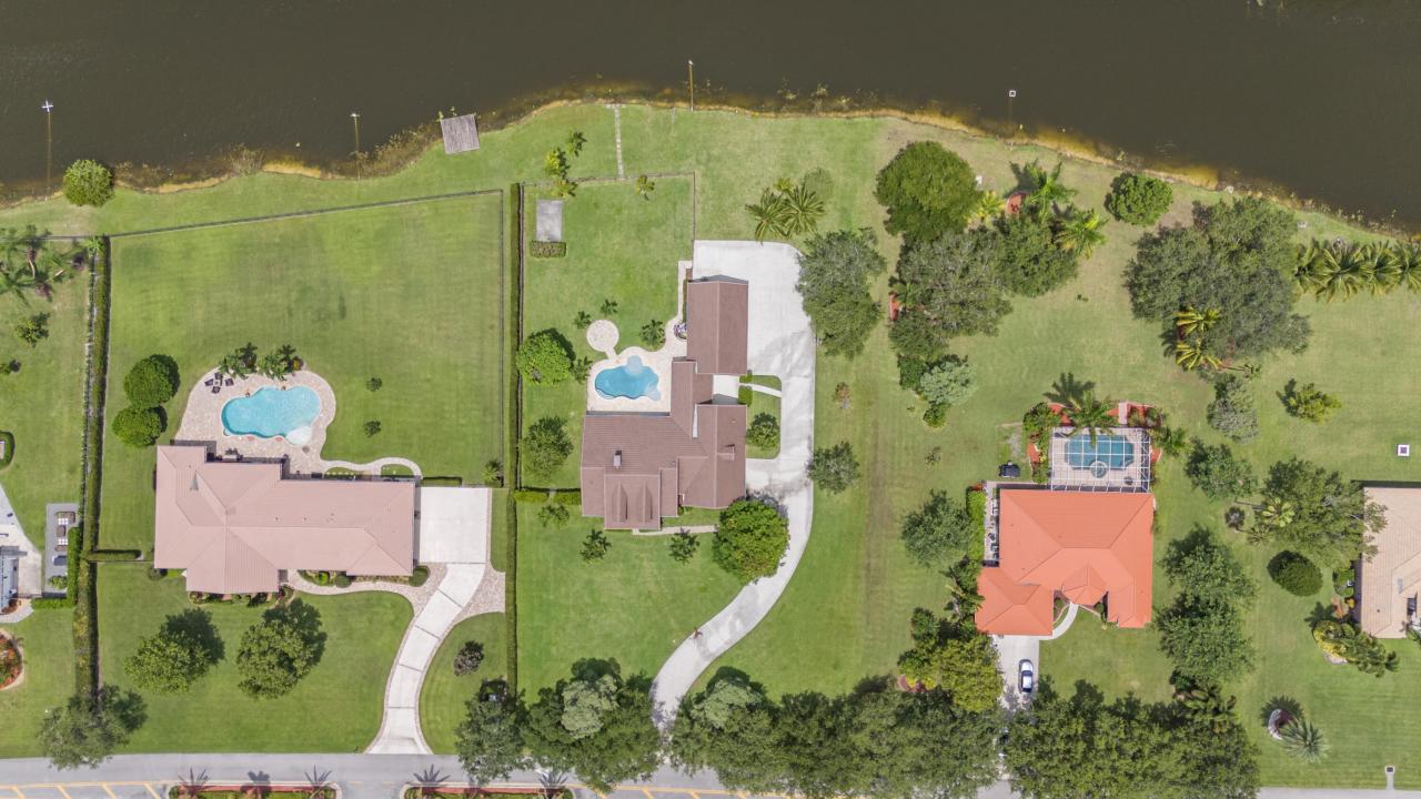5703 Lago Del Sol Drive, Lake Worth, Florida 33449