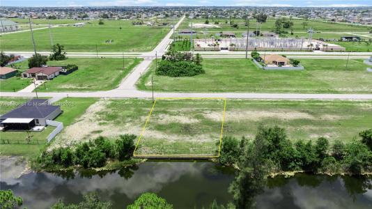1403 NW 24th Ter, Cape Coral, Florida 33993, USA