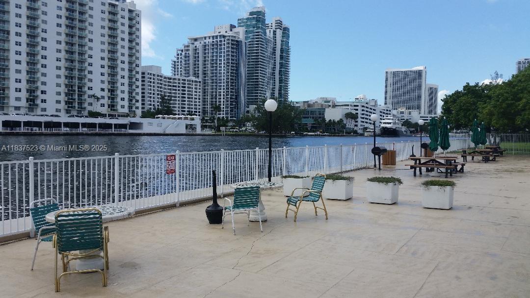 800 Parkview Dr 226, Hallandale Beach, Florida 33009, Estados Unidos