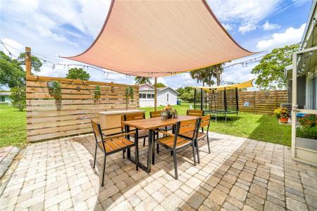 5400 S Lakewood Cir S D, Margate, Florida 33063, USA